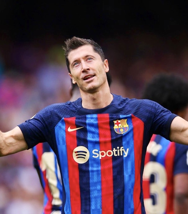 J9-莱万多夫斯基在尤文图斯比赛中连败，绝杀引发热议！的简单介绍