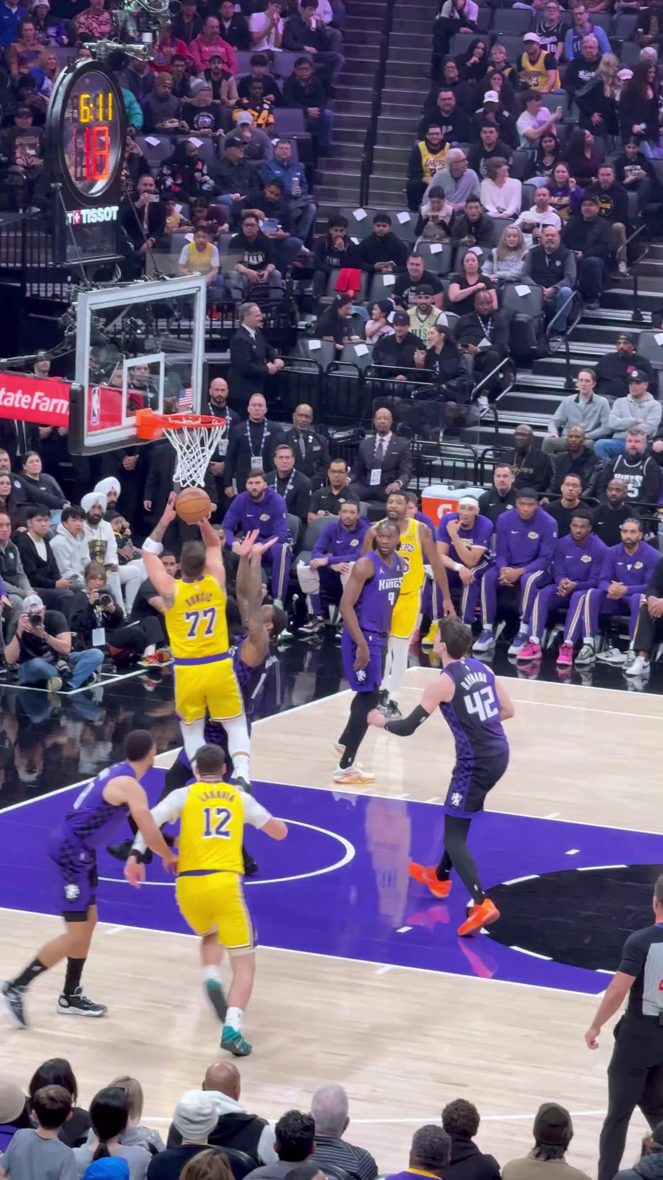 九游会-包含东契奇回归赛场，赛况扑朔迷离首场状态亮眼，切尔西观众沸腾！的词条